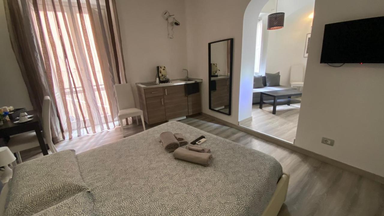 Petros Room Camere Salerno Buitenkant foto