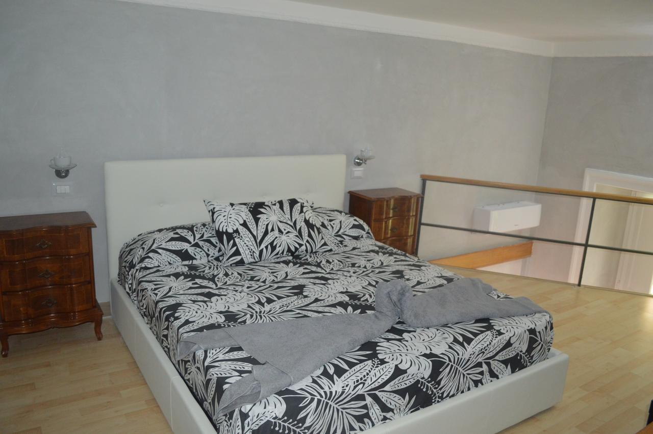 Petros Room Camere Salerno Buitenkant foto